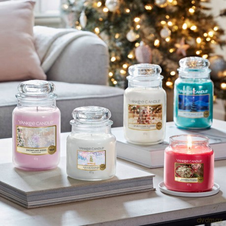 Yankee Candle Aromatic candle Classic small Peppermint Pinwheels 104 g