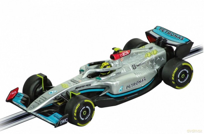 Samochód Mercede s AMG F1 W13 Performance