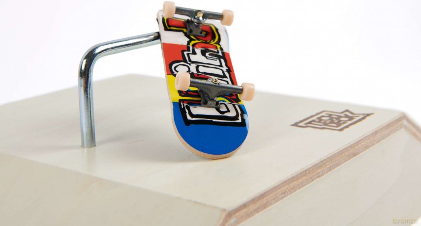 Tech Deck - drewniana rampa
