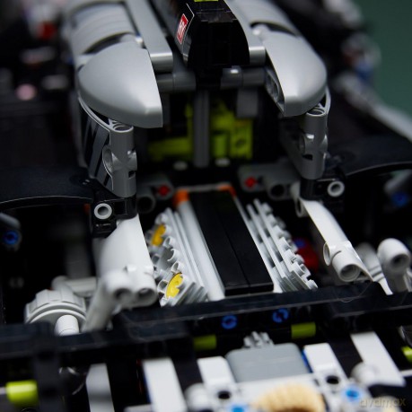 LEGO Technic Peugeot 9X8 Hypercar (42156) [KLOCKI]