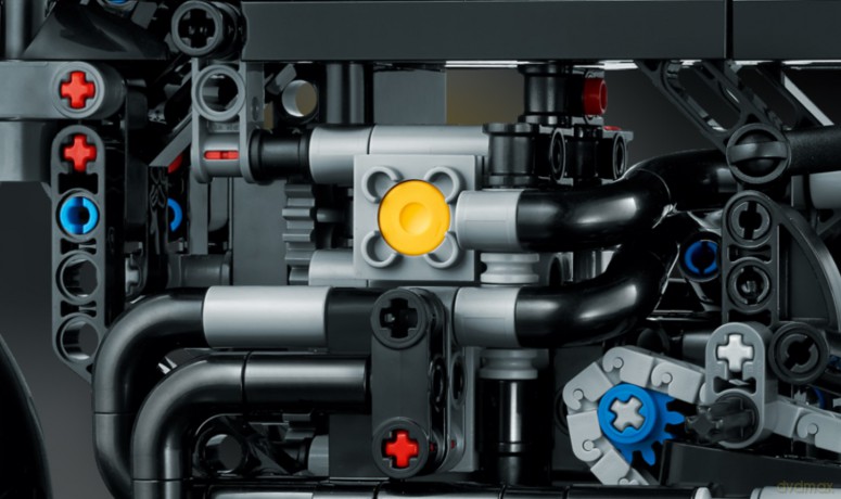 LEGO Technic Batmotor (42155) [KLOCKI]