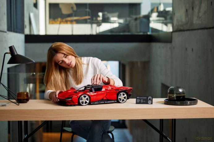 LEGO Technic Ferrari Daytona SP3 (42143) [KLOCKI]