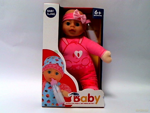Mięciutki bobas pijący mleko z dśw GB010236 02852