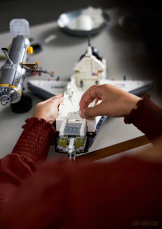 LEGO Icons Wahadłowiec Discovery NASA (10283) [KLOCKI]