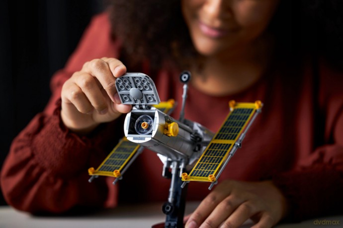LEGO Icons Wahadłowiec Discovery NASA (10283) [KLOCKI]