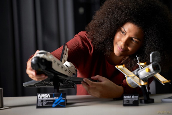 LEGO Icons Wahadłowiec Discovery NASA (10283) [KLOCKI]
