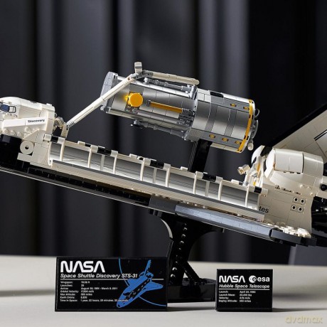 LEGO Icons Wahadłowiec Discovery NASA (10283) [KLOCKI]