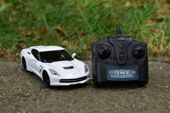 Auto Corvette 1:24 sterowane pilotem