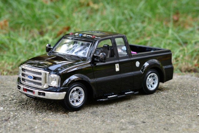 Auto Ford Pickup sterowane pilotem