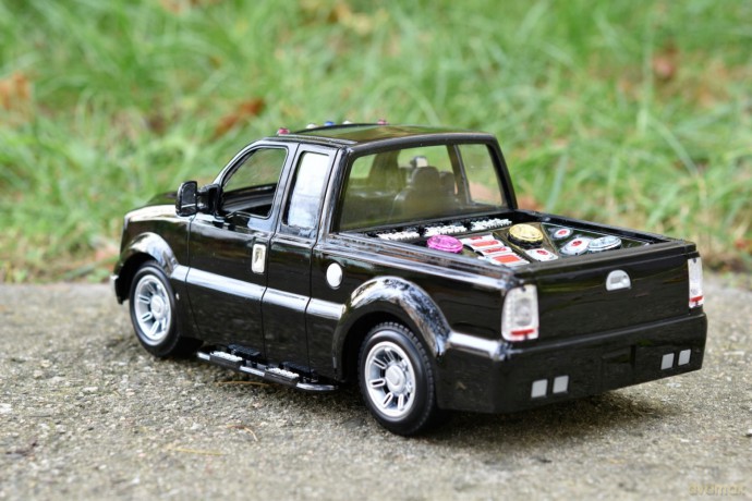 Auto Ford Pickup sterowane pilotem