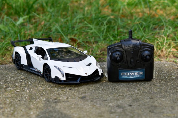 Auto Lamborghini 1:18 sterowane pilotem