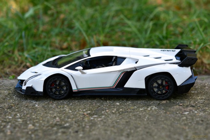 Auto Lamborghini 1:18 sterowane pilotem