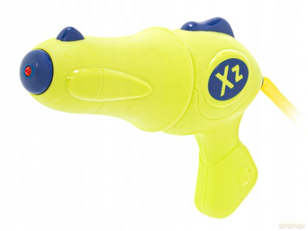 Pistolet na wodę z zasobnikiem