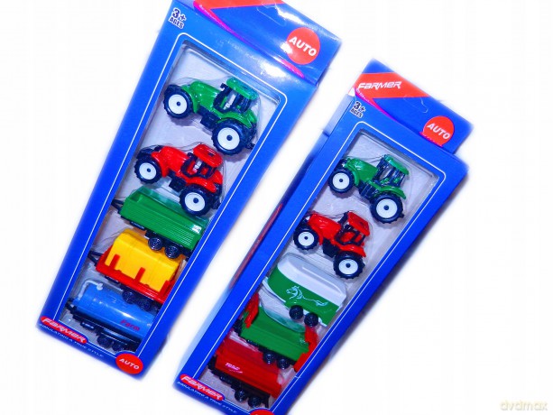 Traktor z przyczepami