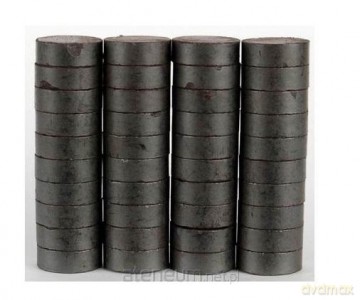 Magnesy 15mm czarne 40 szt