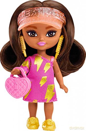 Lalka Barbie Extra Mini Minis brunetka czapka z daszkiem