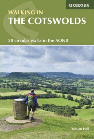 Walking in the Cotswolds: 30 circular walks in the AONB - Damian Hall [KSIĄŻKA]