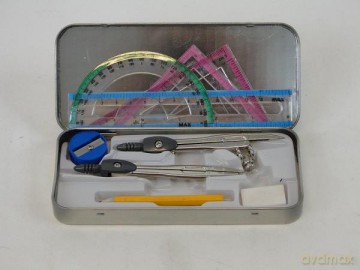Zestaw kreślarski 9el. z cyrklem box w pud. 193659