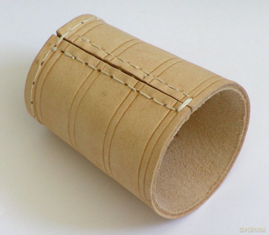 Kubek do gry w kości /84 mm [GRA]