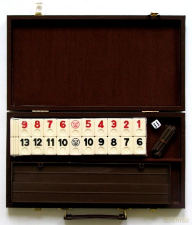 Rummy Deluxe w eleganckiej walizce NG [GRA PLANSZOWA]