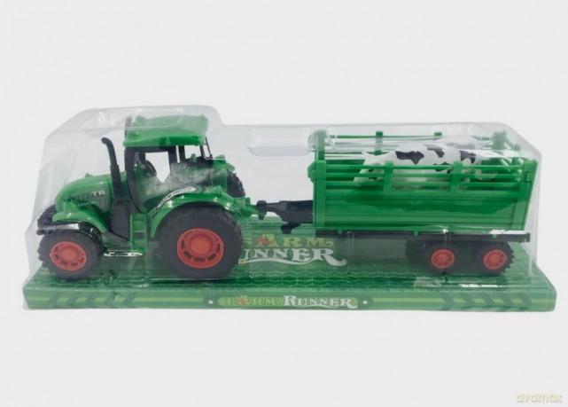 Traktor rolniczy zielony