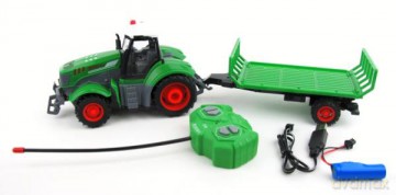 Traktor z przyczepą na radio 1321322