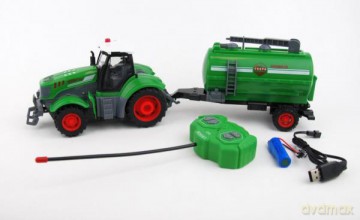 Traktor z przyczepą na radio 1321324