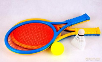 Zestaw do gry w badmintona siatka rakietki lotki 130-1298150 [SPORT]