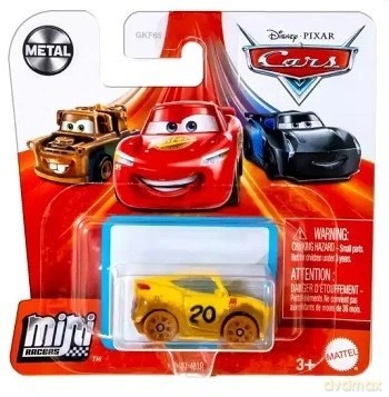 Pojazd Auta Mikroauto Cruz w błocie