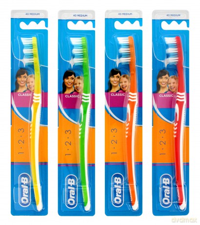 ORAL B SZCZOTECZKA CLASSIC 40MED