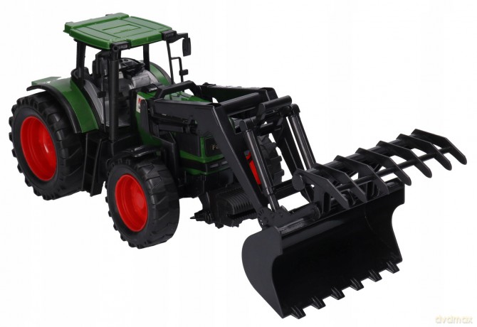 Traktor z łyżką