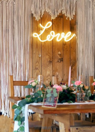 Neon led Love biały 61x27,4 cm