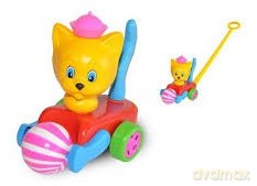 Kot z piłką do pchania