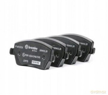 Zestaw klocków hamulcowych, hamulce tarczowe Brembo P 68 033X Mercedes Renault Nissan Dacia