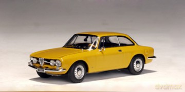 AUTOART Alfa Romeo 1750 GTV LHD 50102 [MODELARSTWO]
