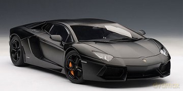 AUTOART Lamborghini Aventador LP7004 74661 [MODELARSTWO]