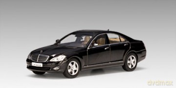 AUTOART MercedesBenz S500 SWB 2004 56202 [MODELARSTWO]