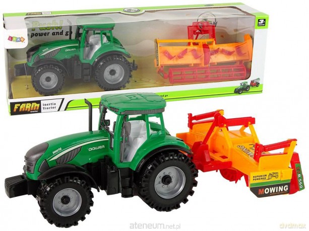 Traktor z kultywatorem na napęd