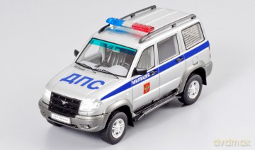 DIP MODELS UAZ Patriot Road Police 231632 [MODELARSTWO]