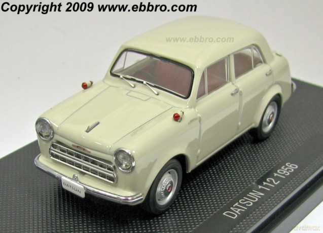 EBBRO Datsun 112 1956 (ivory) 44216 [MODELARSTWO]