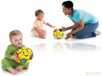 FISHER PRICE Śpiewająca Piłka Nożna V7073 [ZABAWKA]
