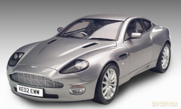 KYOSHO Aston Martin V12 Vanquish 007 08603S2 [MODELARSTWO]