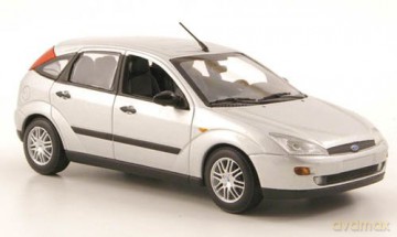 MINICHAMPS Ford Focus 5door (silver) 165482 [MODELARSTWO]