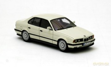 NEO MODELS BMW E34 M5 1994 (white) 43313 [MODELARSTWO]