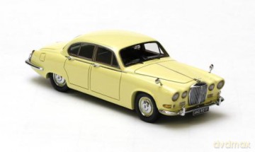 NEO MODELS Jaguar 420 1967 (yellow) 43921 [MODELARSTWO]