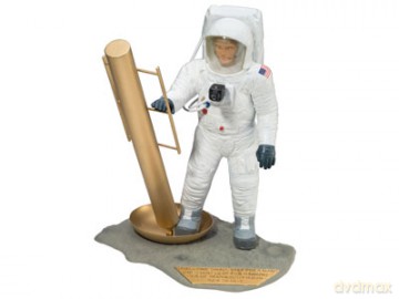 REVELL Apollo: ASTRONAUT on the Moon 4826 [MODELARSTWO]