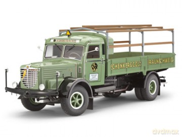 REVELL Bssing 8000S 13 7498 [MODELARSTWO]