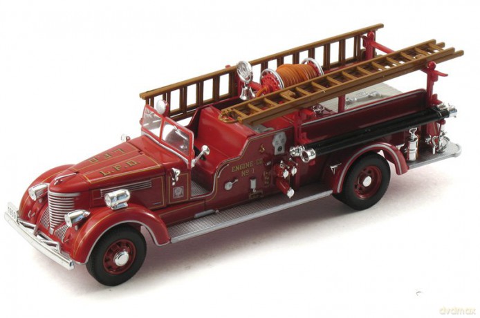 SIGNATURE 1939 Pckard Fire Truck 32400-1 [MODELARSTWO]