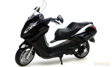 UNIVERSAL HOBBIES Peugeot Satelis 125 1962 [MODELARSTWO]