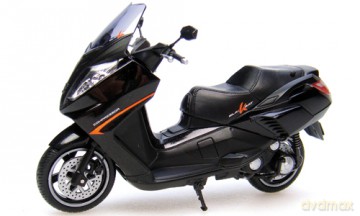 UNIVERSAL HOBBIES Peugeot Satelis 125 1961 [MODELARSTWO]